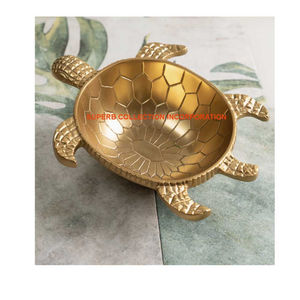 Bol de service en métal doré de qualité supérieure bol de service de fruits au design vintage pour la maison accessoires de cuisine en vente - Product Image 2