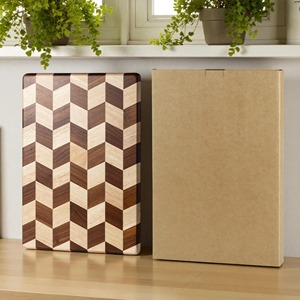 เขียงไม้ลายตารางทันสมัย ทนทาน เหมาะสำหรับตกแต่งห้องครัวและการเตรียมอาหาร จากประเทศอินเดีย - Product Image 2