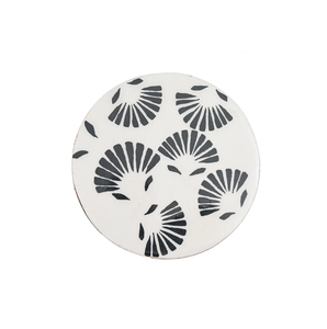 Posavasos de madera redondo impreso decorativo de latón AK en juego multicolor de 4 posavasos modernos para vajilla/utensilios de cocina - Product Image 3