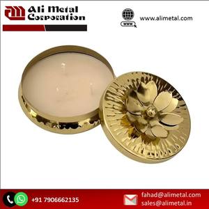 Contenedores para velas Redondo personalizado con diseño de flores Tarro de vela de metal único disponible con tapa para vela y totalmente personalizado. - Product Image 3