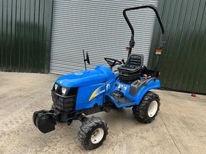 Tractor compacto New Hollandss TZ24D 4wd en estado absolutamente impecable solo 192 horas genuinas - Product Image 6