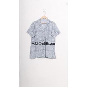 Ensemble de pyjama pour femme élégant en coton 100% pur, imprimé floral en blocs, manches courtes, col en V, fermeture douce - Product Image 1