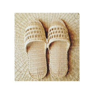 Chaussons de maison éclairés légers et écologiques de haute qualité Sandales plates pour une utilisation dans les hôtels Matériau en jacinthe d'eau de forme personnalisée - Product Image 2