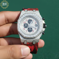 Montre de luxe pour homme avec boîtier en acier inoxydable serti de diamants, mouvement à quartz, bracelet en silicone rouge camouflage 20 mm, verre saphir, cadran rond