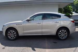 CLEAN 2017 Mas-e-ra-ti Leva _ nte 3.0L AWD - Product Image 5