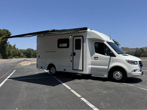 รถบ้านหรูหรา ปี 2026 Pleasure Way PLATEAU XL RV สีขาว มาตรฐานยูโร 6 รองรับผู้โดยสาร 4-6 คน น้ำหนักบรรทุก 3500 กก. ปรับแต่งได้สำหรับครอบครัว - Product Image 2