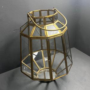 Lanterne à bougie décorative en verre et en laiton pour la décoration de la maison avec finition en laiton - Product Image 2