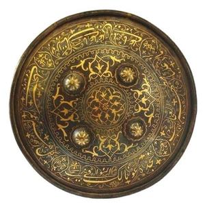 Bouclier viking de style guerrier motifs nordiques matériau métallique option de suspension pour costume utilisation reconstitution médiévale accessoire d'événement Diwali - Product Image 1