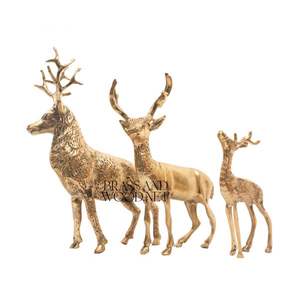 Ensemble de trois figurines de cerf en laiton antique, sculptures décoratives artisanales pour décoration intérieure de luxe classique - Product Image 1