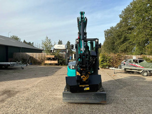 Mini-excavatrice compacte sur chenilles SUNWARD SWE25UF avec godet pour travaux agricoles, de construction et d'aménagement paysager - Product Image 2