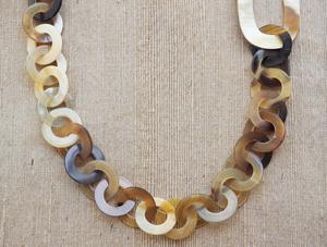 Collier de luxe en corne de buffle fait à la main, bijoux naturels et durables pour femmes, haute qualité - Product Image 6