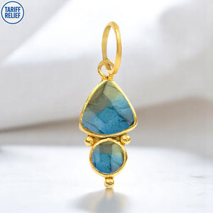 Nouvel arrivage de bijoux en argent sterling Labradorite trillion de pierres précieuses breloque plaqué or offre limitée pendentifs en gros en vrac - Product Image 1