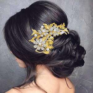 Apurva Broche de pelo chapado en oro Perlas Piedra Hoja Diseño Accesorio para el cabello 1502035 - Product Image 1