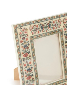 Marco de fotos de mesa cuadrado hecho a mano elegante diseño de resina y madera 3D para exhibir pinturas - Product Image 2