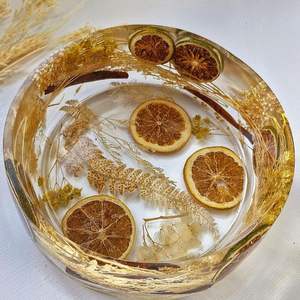 Bols de service en résine de qualité supérieure avec des finitions vibrantes qui les rendent idéaux pour les repas festifs et décontractés - Product Image 1