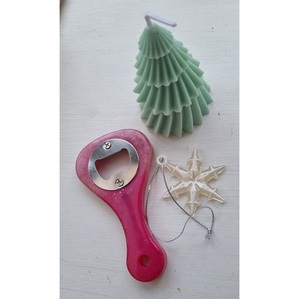 Ouvre-bouteille en résine fonctionnel de qualité supérieure avec un beau design idéal pour les bars de maisons sophistiquées et les occasions spéciales - Product Image 1