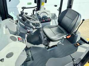 ซื้อรถตักแบคโฮ CAT 424 ปี 2025 - Product Image 3