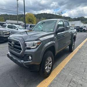 Pickup à essence double cabine 4WD d'occasion 2016 à vendre - Product Image 1