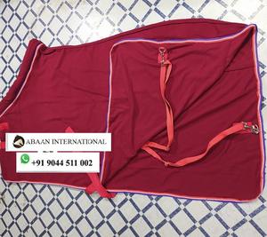 El más nuevo equipo para caballos, venta al por mayor, alfombras de lana para caballos con correas para el vientre, relleno de algodón de bajo costo en la India - Product Image 4