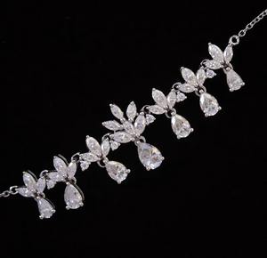 Collar de diamantes de moissanita en forma de pera de Plata de Ley 925 blanca, regalo de joyería de hip hop para ella - Product Image 1