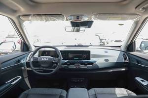 Nuevo y Certificado, con Cero Kilometraje, Impecable Kia EV5 Land 530 FWD 2024 Blanco, SUV Eléctrico de Lujo, Listo para Enviar - Product Image 2