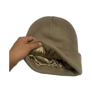 Gorros de Invierno Cálidos de Acrílico de Alta Calidad al por Mayor con MOQ Bajo, Lisos, Coloridos, con Forro de Satén, Gorros Personalizados con Logotipo Unisex - Product Image 2