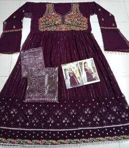 Vêtements Ethniques Incroyable Faux Georgette Lourde Avec Costume De Broderie Femme Fabricant De Mode Et Exportateur De Surat - Product Image 4