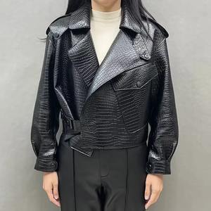 Veste en cuir de vache décontractée unisexe en toile noire pour un style motard embossé, coupe ajustée vintage, imperméable pour l'hiver - Product Image 4
