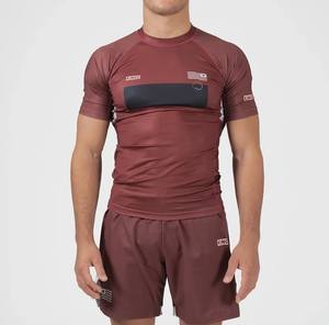 Rashguard personnalisé pour homme 2025, manches courtes, uni, fabriqué en 100% polyester, anti-UV, respirant, séchage rapide, écologique, UPF50+, pour le surf - Product Image 3