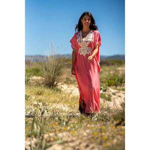 Robe longue caftan pour femme, couleur unie, brodée, col en V, style bohème, plage, resort, maxi caftan - Product Image 1