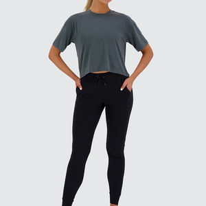 Camiseta extragrande corta para mujer de verano 2025 diseñada por OEM, La Camiseta extragrande recortada de corte holgado con cuello redondo más a la moda - Product Image 6