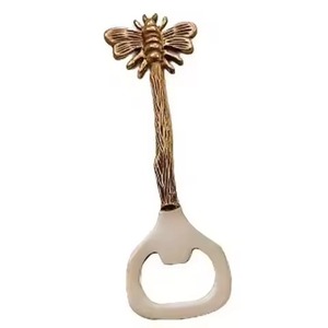 Abridor de Botellas con Forma de Pluma, Diseño Metálico Elegante, Abridor de Cerveza Único, Herramienta de Bar para Cocina Rústica, Regalo para el Hogar, Coleccionistas - Product Image 5