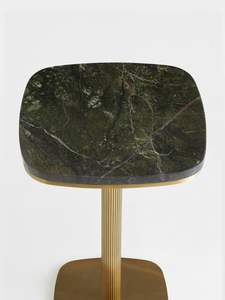 Sala de estar Estilo de lujo Acero inoxidable Sala de estar redonda Sofá Mesa de esquina dorada Forma de reloj de arena Mesa auxiliar - Product Image 2