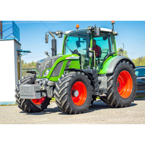 รถแทรกเตอร์ที่ใช้งานง่ายพร้อมการออกแบบห้องโดยสารแบบพาโนรามาแพ็คเกจสภาพอากาศและคอพวงมาลัยปรับได้ - Product Image 2