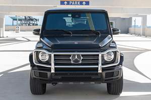 Mercedes-Benz G550 2023 propre et élégante, moteur V8 biturbo, transmission intégrale, différentiels à triple blocage - Product Image 2