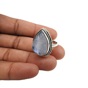 Haute qualité prix de gros 925 argent Sterling naturel arc-en-ciel pierre de lune forme de larme anneau bijoux faits à la main fournisseurs en vrac - Product Image 4