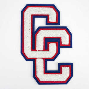 Écusson en chenille en tissu sergé brodé sur mesure pour vêtements Écusson brodé personnalisé pour étiquette de chapeau Écusson personnalisé - Product Image 4