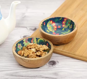 Tazón Redondo de Madera y Resina Epoxi de Lujo Premium, Ecológico, Hecho a Mano, para Servir Alimentos, con Impresión de Esmalte y Logotipo Personalizado para Uso en Cocina/Mesa - Product Image 1
