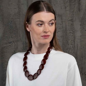 Collier en résine, accessoire de bijouterie audacieux et accrocheur pour les amateurs de mode moderne, haute qualité - Product Image 3
