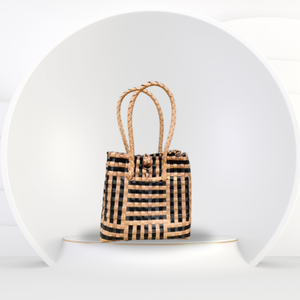 Sac tissé fait à la main pour femmes de qualité supérieure Sac à main élégant fabriqué à partir de matière plastique recyclée dans un accessoire de tissage pour adultes - Product Image 3