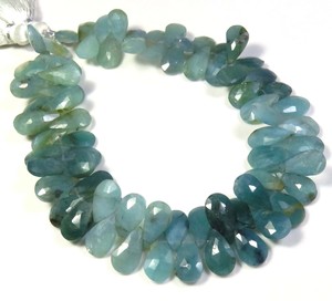 Cuentas de pera facetadas de grandidierita verdosa Natural de 8 ", tamaño de 10-12mm, corte de Briolette, cuentas de piedras preciosas sueltas - Product Image 1