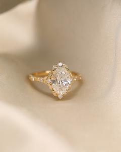 Bague de fiançailles en diamant Moissanite taille ovale 12x8mm en or | Bijoux de mariage de mariée de style vintage - Product Image 1