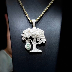 Colgante Hip Hop Personalizado de Plata de Ley 925 con Moissanita Corte Esmeralda Calidad VVS para Unisex - Product Image 1