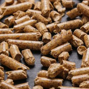 Pellets de madera de biomasa Premium con bajo contenido de ceniza y humedad, ideales para aplicaciones comerciales e industriales - Product Image 2