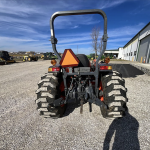 Tractor Agrícola KUBOTA MX5800 de 58HP, 4WD, Diésel |   TRACTOR AGRÍCOLA DE USO PESADO CON CARGADOR FRONTAL Y RETROEXCAVADORA - Product Image 3