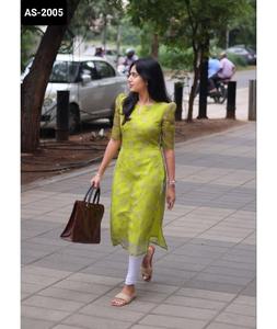 Tenue traditionnelle indienne Organza lourd avec imprimé fleuri Fantaisie Kurtis simple avec grande taille disponible pour tenue décontractée Kurtis - Product Image 1