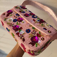 Sac à bandoulière léger et spacieux en perles florales roses, style naturel et moderne, entièrement fait main en Inde, pochette pour femme
