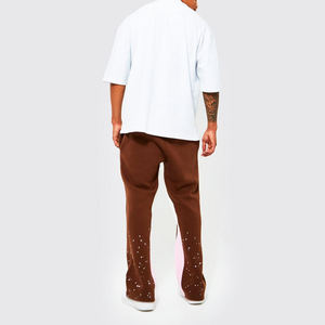 Pantalon évasé basique pour hommes Fabricant OEM Tissu extensible Jambes larges Design Idéal pour Streetwear rétro ou tenues décontractées - Product Image 2