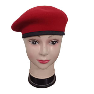 Chapeau de béret en laine unisexe de haute qualité Style extérieur personnalisé en gros de couvre-chef pour adultes Look formel pour le gouvernement de la Malaisie - Product Image 1