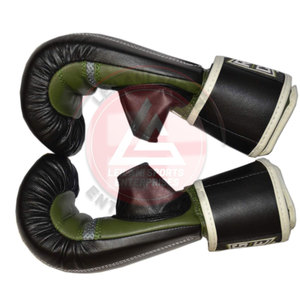 Mitaines de boxe en cuir à prix abordable, directement de l'usine - Qualité professionnelle supérieure, anti-humidité, personnalisables - Product Image 4